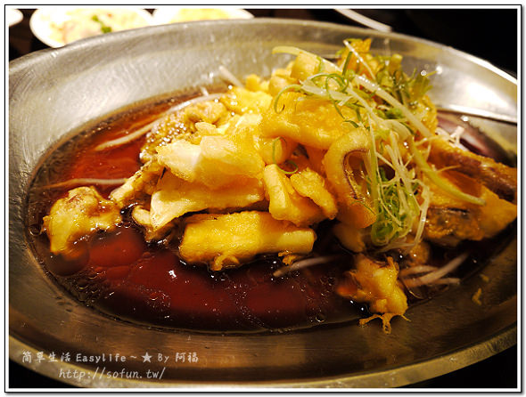 [食記] 台北內湖美食 ~ 桐花私房料理。好吃創新客家料理，燈光好氣氛佳
