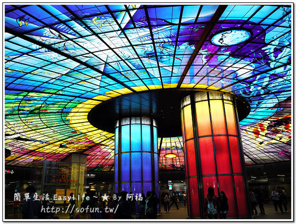 [攝影] 高雄必訪景點。美麗島 (光之穹頂)、中央公園站@獲選世界最美捷運車站