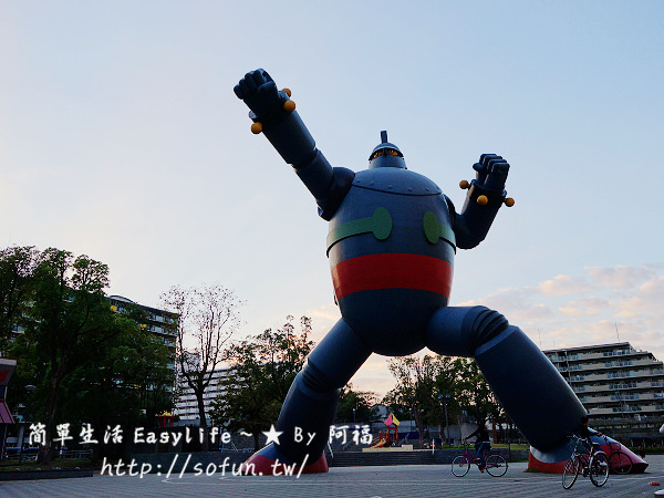 [神戶景點] 鐵人28號 – 巨大等比例機器人 & 三國志街道遊